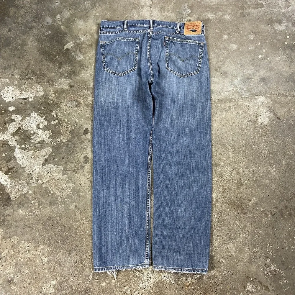 Levi's 505 Jeans Size 38x32 Blue Denim Medium Wash Classic Straight Fit Casual